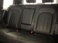 Used Land Rover Defender Dynamic 250 HP (183 kW) 2022 Fuji white Estate