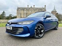 Begagnad VW Passat Elegance 2024 Blå Kombi
