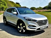 Usado Hyundai Tucson Premium SE 141 HP (103 kW) 2017 Prateado SUV