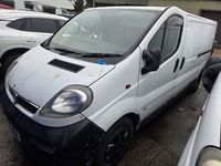 Second-hand Vauxhall Vivaro 100 CP (73 kW) 2006 Alb Monovolum