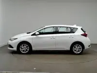 Used Toyota Auris 116 HP (85 kW) 2017 White Hatchback
