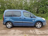 Gebraucht Peugeot Partner Tepee Outdoor 115 PS (84 kW) 2014 Blau Van / Kleinbus