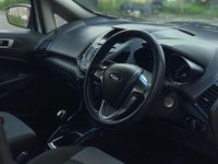 Usado Ford Ecosport Zetec 95 HP (69 kW) 2016 Branco SUV