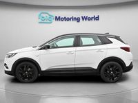 Used Vauxhall Grandland X Sport 130 HP (95 kW) 2019 White SUV