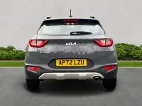 Usado Kia Stonic 99 HP (72 kW) 2023 Cinzento SUV