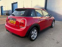 Used Mini ONE Hatch 102 HP (75 kW) 2017 Red Hatchback