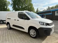 Gebraucht Peugeot Partner 100 PS (73 kW) 2022 Weiß Van / Kleinbus