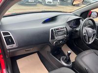 Used Hyundai i20 Active 85 HP (62 kW) 2013 Red Hatchback