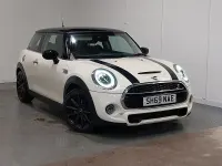 Used Mini Cooper S Classic 192 HP (141 kW) 2019 White Hatchback