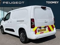Begagnad Peugeot Partner 102 HK (75 kW) 2024 Vit Minibuss