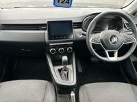 Used Renault Clio V Iconic 140 HP (102 kW) 2022 Hatchback