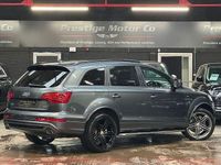 Usado Audi Q7 S-line plus 272 HP (200 kW) 2014 Cinzento SUV