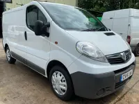Usado Vauxhall Vivaro 115 HP (84 kW) 2014 Branco Monovolume