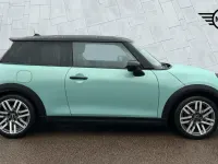 Usado Mini Cooper S Hatch 201 HP (147 kW) 2024 Verde Citadino