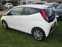 Gebraucht Toyota Aygo X-play 72 PS (52 kW) 2019 Weiß Kleinwagen