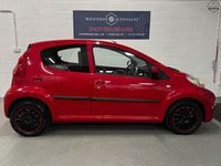 Used Peugeot 107 68 HP (50 kW) 2011 Red Hatchback