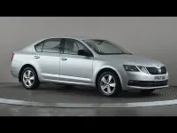 Usado Skoda Octavia SE 2017 Plateado Utilitario