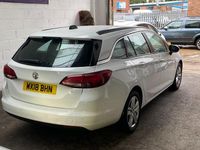 Second-hand Vauxhall Astra 2018 Alb Break