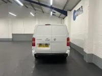 Gebraucht Vauxhall Vivaro Sportive 100 PS (73 kW) 2023 Weiß Van / Kleinbus