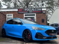 Used Ford Focus ST 280 HP (205 kW) 2024 Blue Hatchback