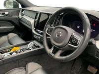 Usado Volvo XC60 Plus 349 HP (256 kW) 2023 Prateado SUV