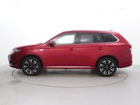 Used Mitsubishi Outlander 200 HP (147 kW) 2017 Red SUV