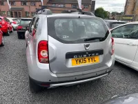 Usado Dacia Duster Lauréate 110 HP (80 kW) 2015 Prateado SUV