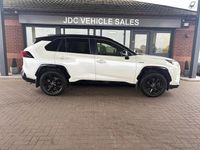 Used Toyota RAV4 218 HP (160 kW) 2019 White SUV