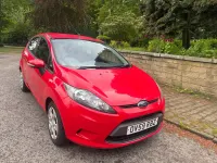 Usado Ford Fiesta 67 HP (49 kW) 2010 Vermelho Citadino
