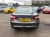Usado Ford Mondeo Titanium 180 HP (132 kW) 2016 Cinzento Citadino
