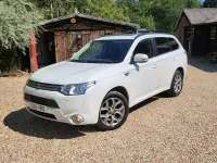Used Mitsubishi Outlander P-HEV 2015 White SUV