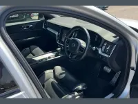 Usado Volvo V60 R-Design 250 HP (183 kW) 2020 Prateado Carrinha