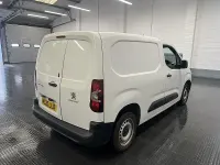 Used Peugeot Partner S 75 HP (55 kW) 2020 White MPV