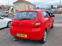 Used Hyundai i20 Classic 77 HP (56 kW) 2011 Red Hatchback
