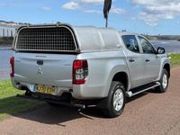 Second-hand Mitsubishi L200 150 CP (110 kW) 2020 Argintiu Pickup