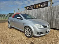 Used Vauxhall Tigra 90 HP (66 kW) 2009 Black Cabriolet