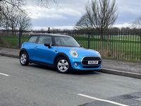 Begagnad Mini Cooper Classic 2019 Blå Halvkombi