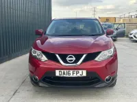 Used Nissan Qashqai N-Connecta 115 HP (84 kW) 2016 Red SUV