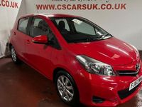Used Toyota Yaris Multidrive S 101 HP (74 kW) 2013 Red Hatchback