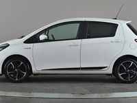 Used Toyota Yaris Hybrid Design 100 HP (73 kW) 2018 White Hatchback