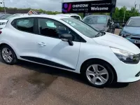 Used Renault Clio Play 75 HP (55 kW) 2016 White Hatchback