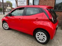 Second-hand Toyota Aygo X-play 72 CP (52 kW) 2021 Roșu Hatchback