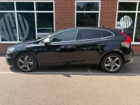 Used Volvo V40 R-Design 190 HP (139 kW) 2016 Black Hatchback