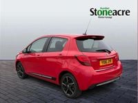 Used Toyota Yaris Design 99 HP (72 kW) 2016 Red Hatchback