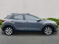 Usado Kia Stonic 99 HP (72 kW) 2023 Cinzento SUV