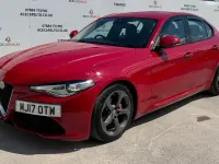 Used Alfa Romeo Giulia Edizione Speciale 180 HP (132 kW) 2017 Red Sedan