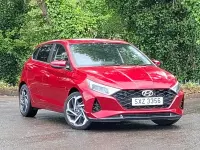 Używany Hyundai i20 Premium 100 KM (73 kW) 2023 Czerwony Hatchback