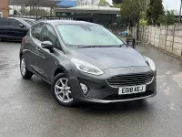 Usado Ford Fiesta Zetec 100 HP (73 kW) 2018 Cinzento Citadino