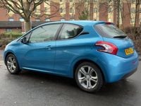 Used Peugeot 208 Active 82 HP (60 kW) 2012 Blue Hatchback