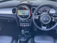 Używany Mini Cooper Exclusive 134 KM (98 kW) 2023 Żółty Hatchback